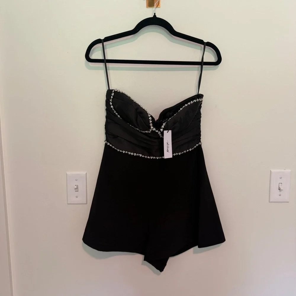 Nasty Gal Black Rhinestone Trim Sweetheart Ruched Romper Size 4 NWT - Picture 3 of 5